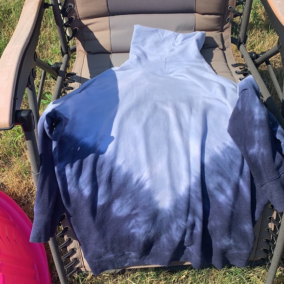 Victoria secret PINK turtle neck sweatshirt! Xs - Picture 6 of 6